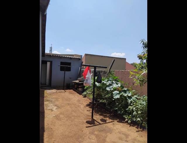 4 BEDROOM HOUSE FOR SALE IN VOSLOORUS EXT